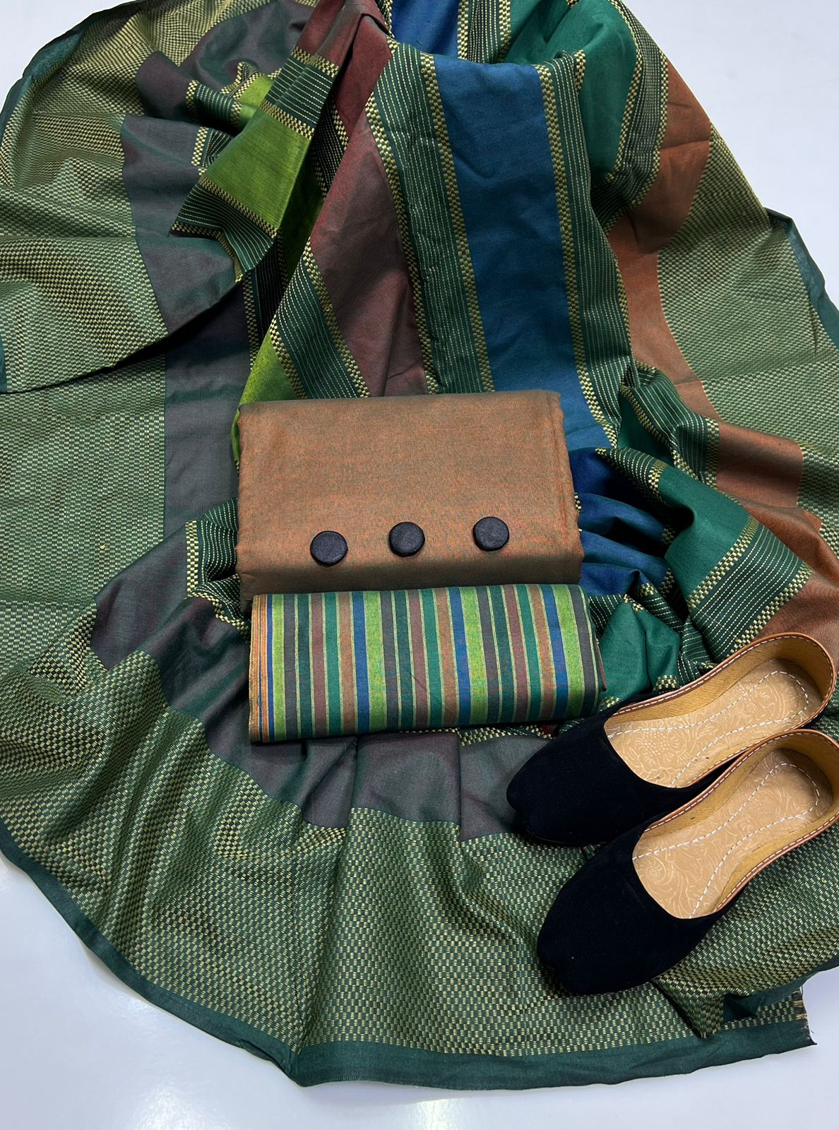 4PC Khaadi susi Shawl Dress (Khussa Gift)